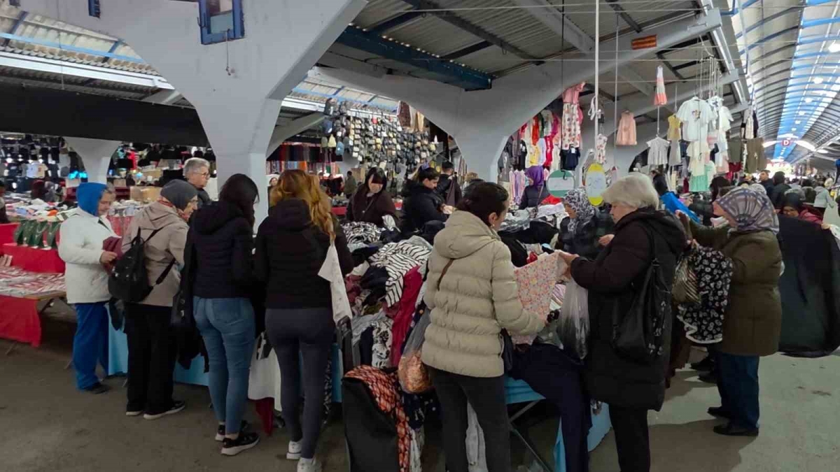 Edirne’de Balkan Pazarı yeniden açıldı: Esnaf umutlu
